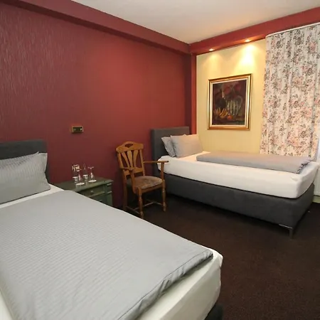 Restaurant Zur Linde فندق