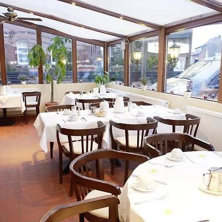 فندق Restaurant Zur Linde 3*