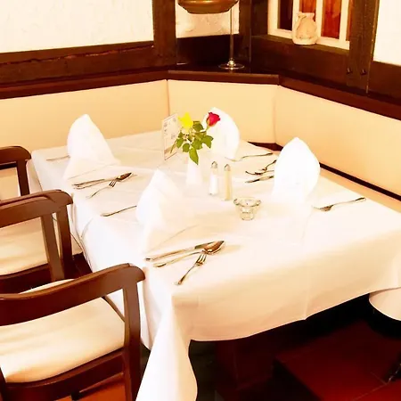فندق Restaurant Zur Linde
