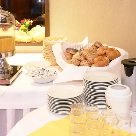 Restaurant Zur Linde מלון פטנסן