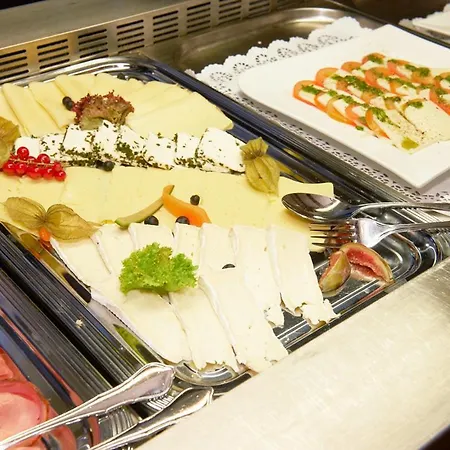 فندق Restaurant Zur Linde 3*